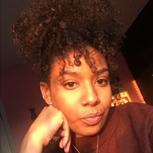 Meet your Posher, Kyla